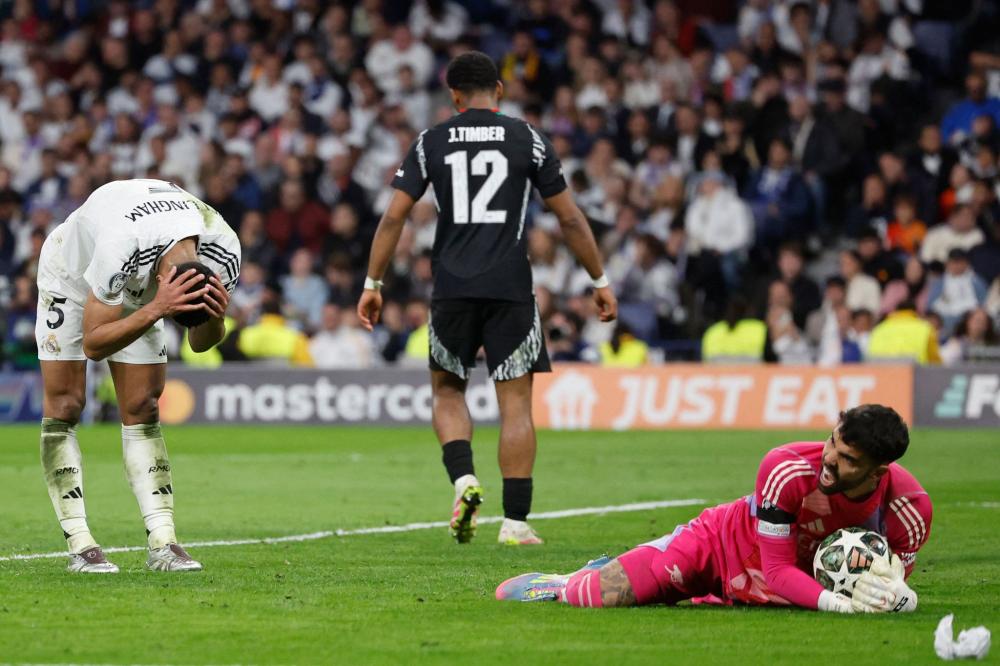 而赛场周边 而赛场周边